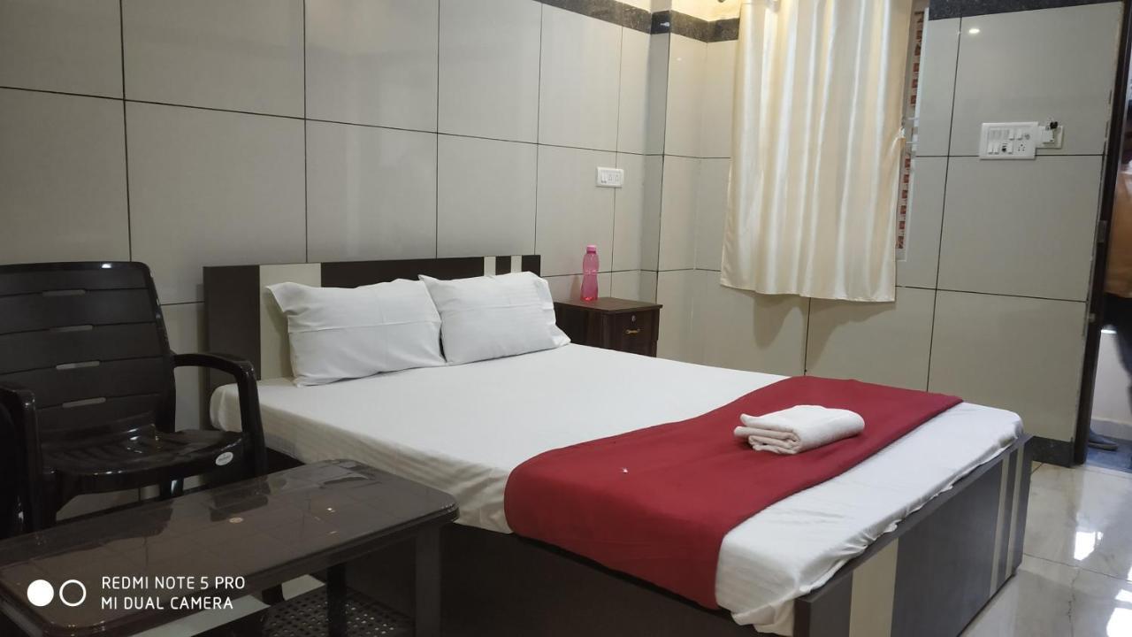 Bed and Breakfast Sar Raj S R Residency à Vellore Chambre photo