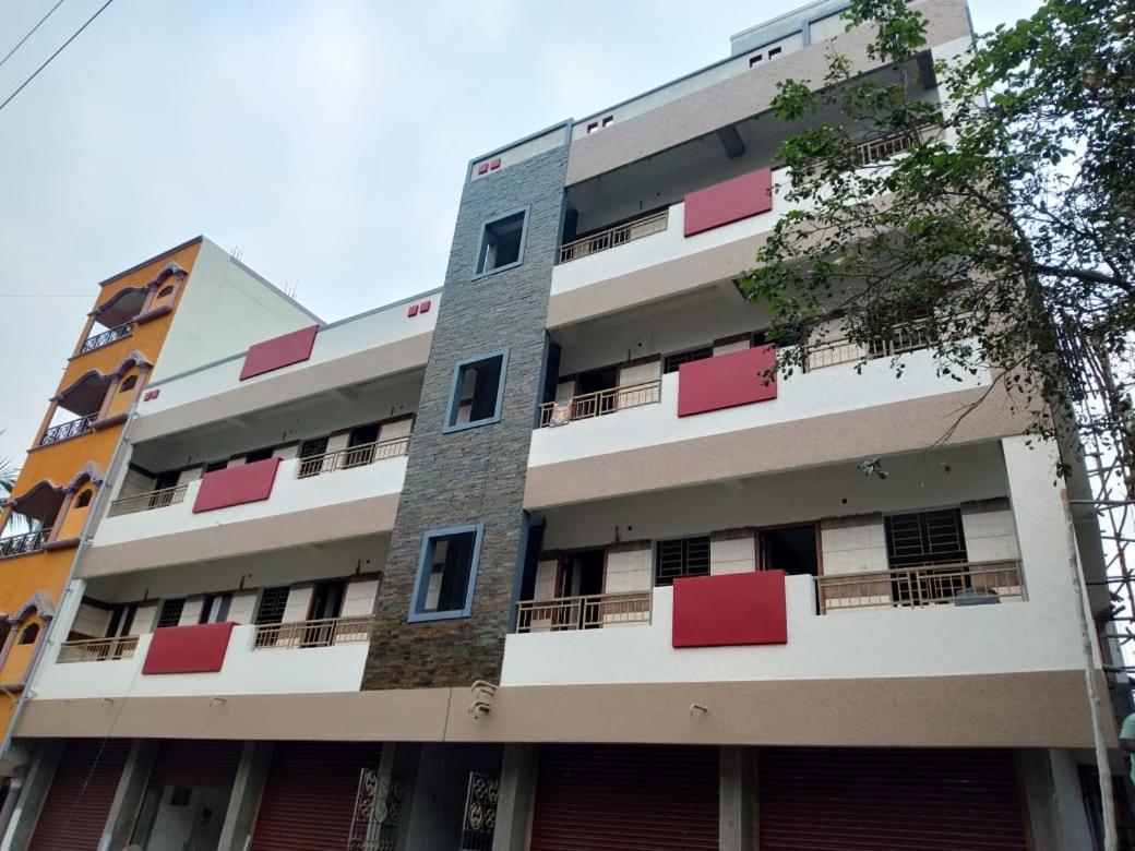 Bed and Breakfast Sar Raj S R Residency à Vellore Extérieur photo