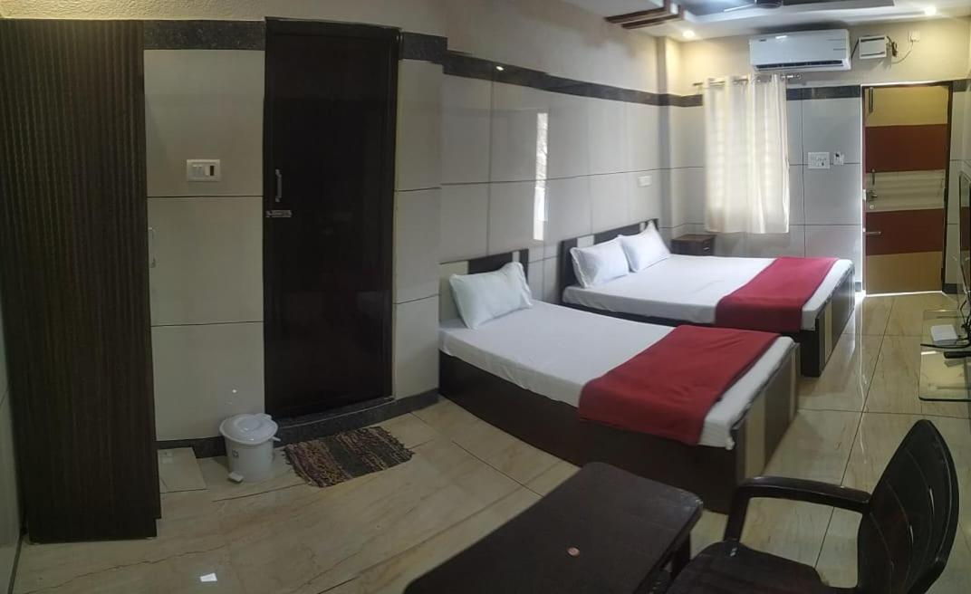 Bed and Breakfast Sar Raj S R Residency à Vellore Extérieur photo