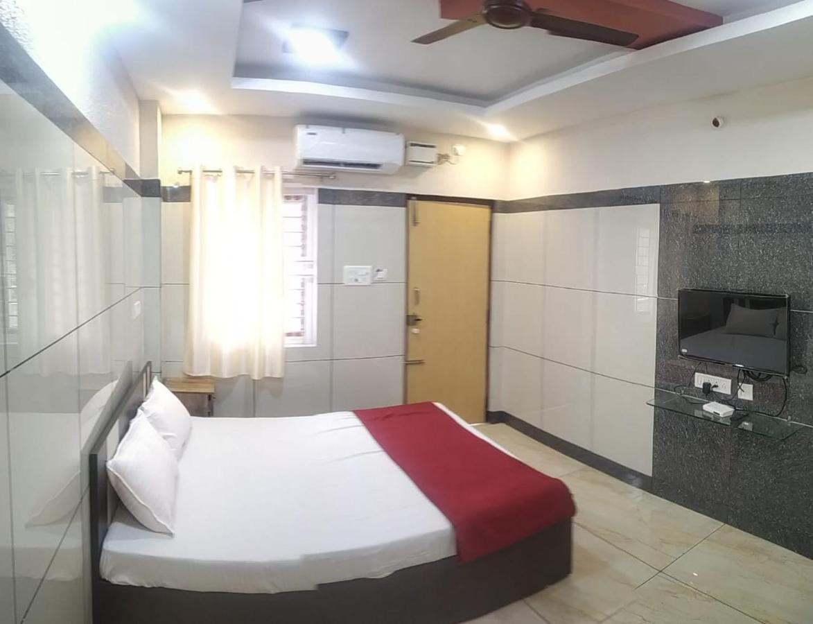 Bed and Breakfast Sar Raj S R Residency à Vellore Extérieur photo